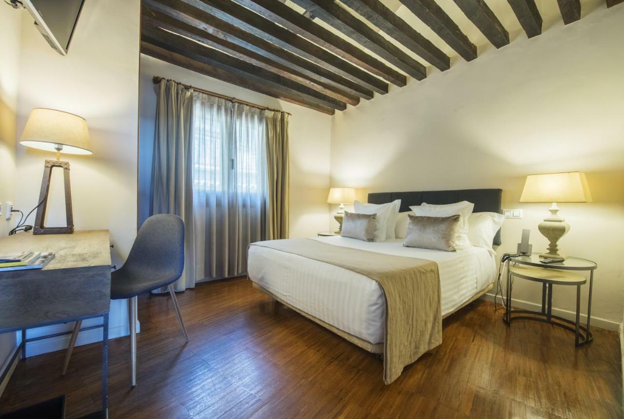 Abad Toledo Hotel Exterior foto